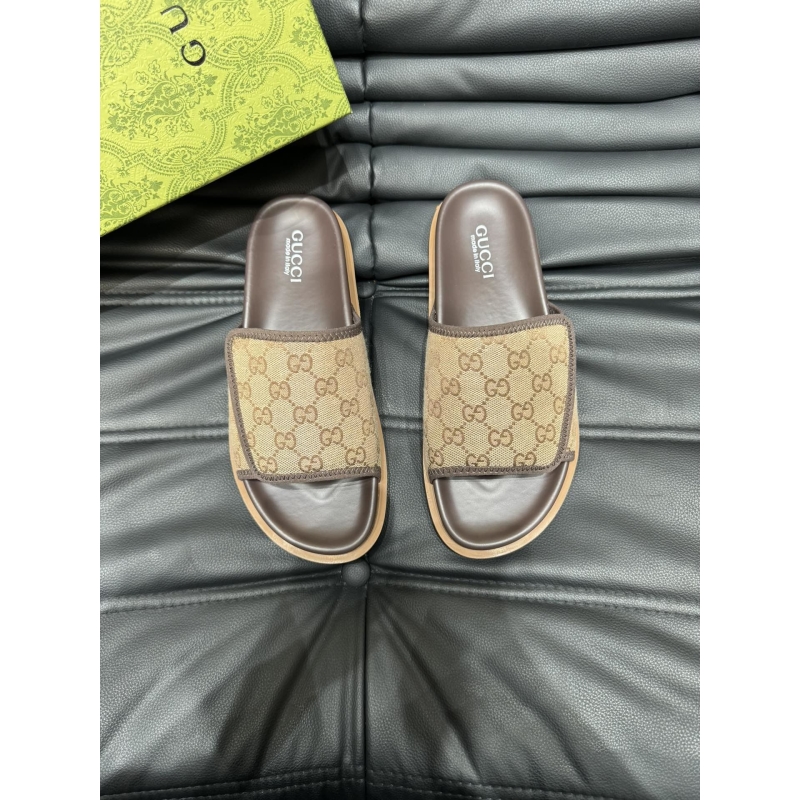 G*u*i slippers